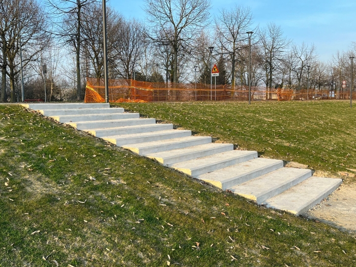 concrete staircase at the park border